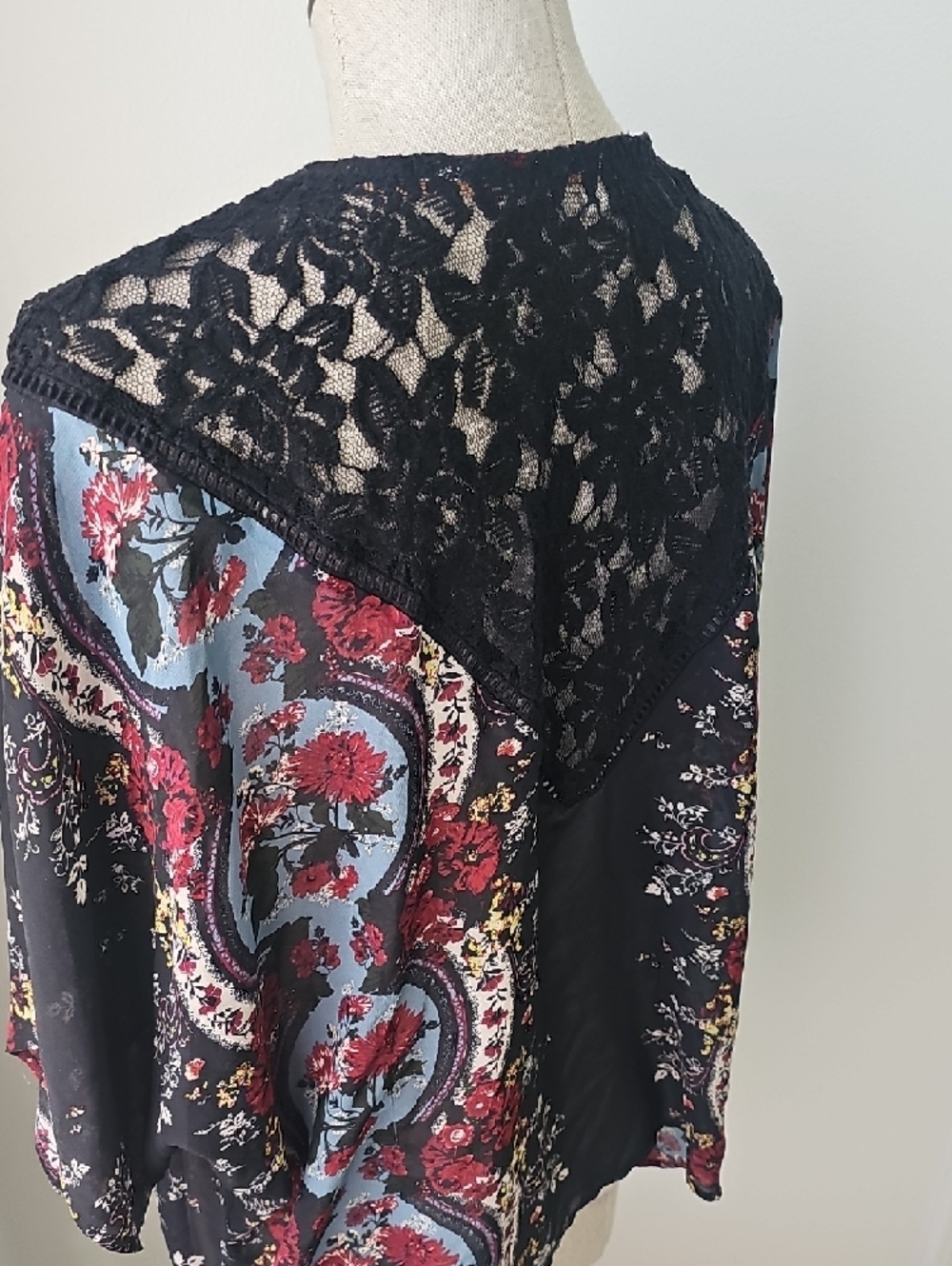 Floral Lace-top Open Kimono - Black with Burgundy & Blue - Picture 4 of 6